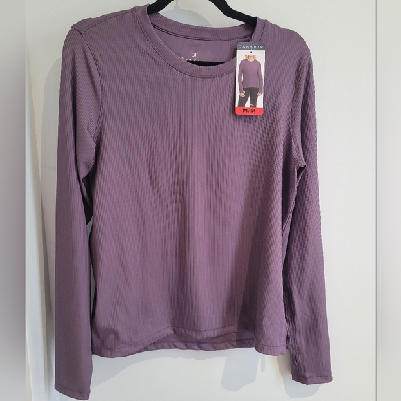 NWT-Danskin plum ribbed top-Medium - Picture 2 of 4